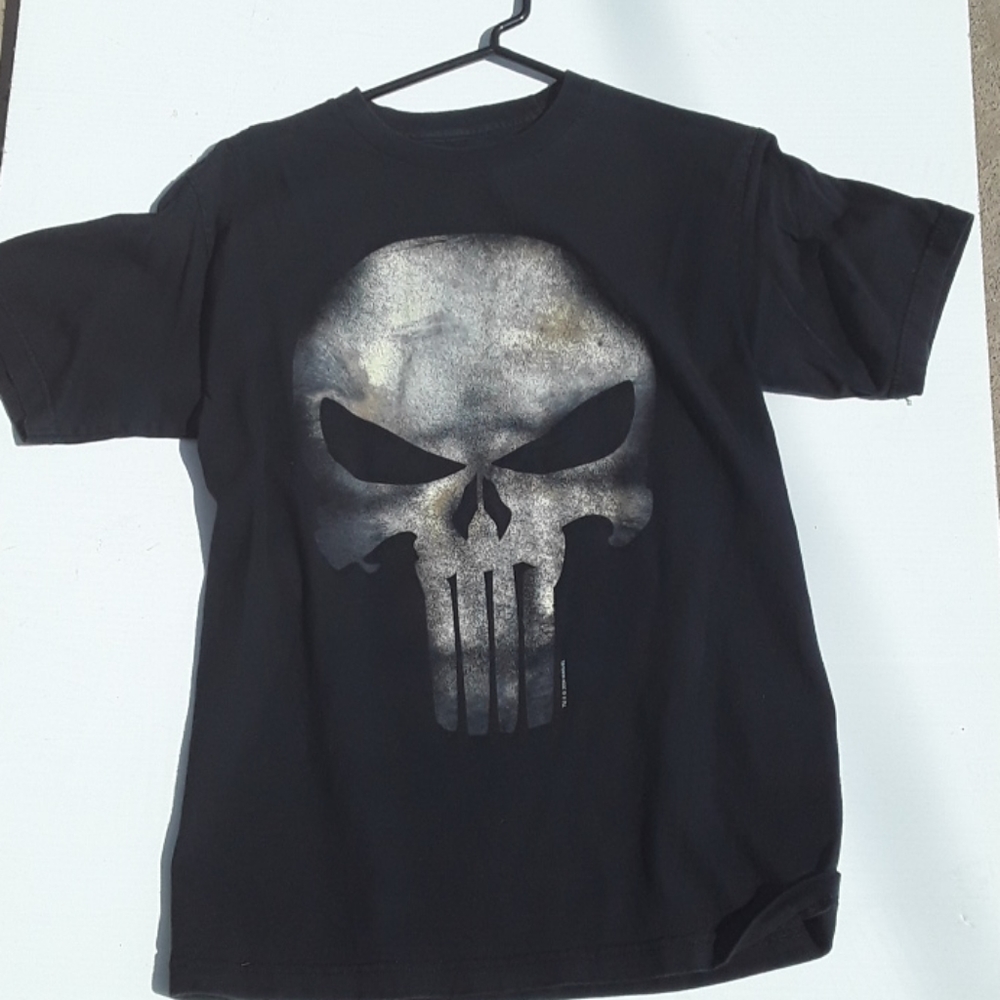 Black t-shirt